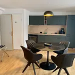 Klimatisiertes Altstadt-apartment Mit Terrasse Im Zentrum - Aelium Cetium Sankt Poelten
