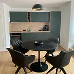 Klimatisiertes Altstadt-apartment Mit Terrasse Im Zentrum - Aelium Cetium *