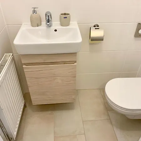 Air-conditioned, Quiet With A Terrace In Center Of St Poelten - Smart Tv Appartamento