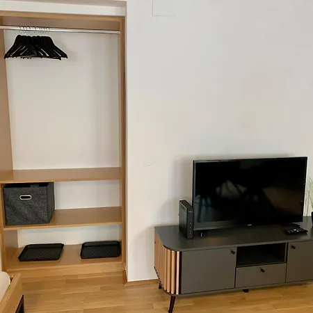 アパート Air-conditioned, Quiet With A Terrace In Center Of St Poelten - Smart Tv ザンクト・ペルテン