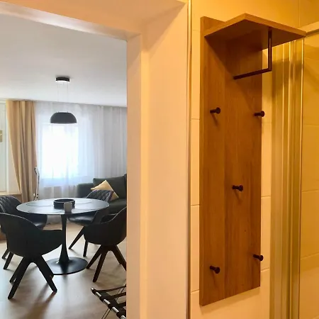 Air-conditioned, Quiet With A Terrace In Center Of St Poelten - Smart Tv Appartement