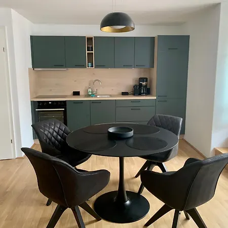 Klimatisiertes Altstadt-apartment Mit Terrasse Im Zentrum - Aelium Cetium Διαμέρισμα *