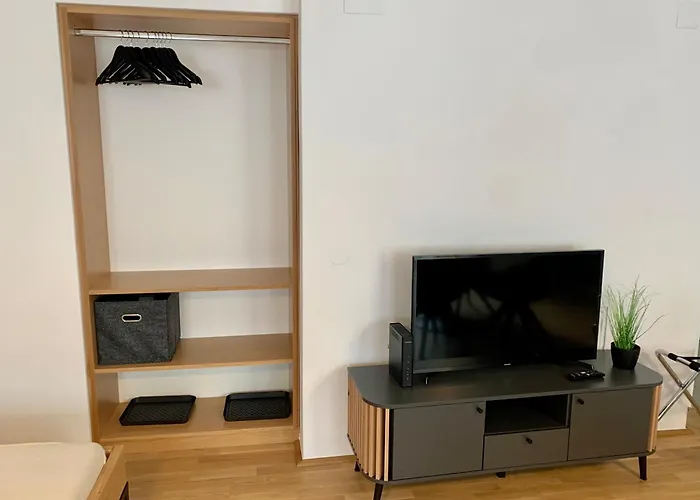 アパート Air-conditioned, Quiet With A Terrace In Center Of St Poelten - Smart Tv ザンクト・ペルテン