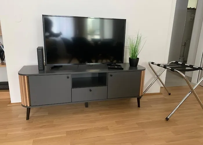 Air-conditioned, Quiet With A Terrace In Center Of St Poelten - Smart Tv * ザンクト・ペルテン