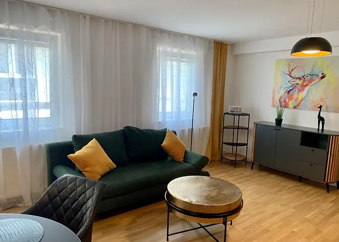 Air-conditioned, Quiet With A Terrace In Center Of St Poelten - Smart Tv *